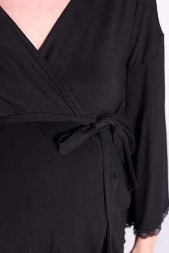 Ohma! Bata premamá con encaje en el bajo