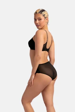 Dorina Braga alta encaje