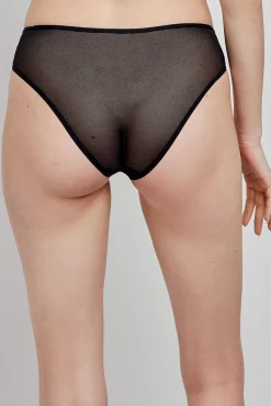 Gisela Braga alta tejido encaje negra