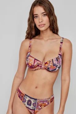 Gisela Braga bikini alta zodiaco