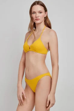 Gisela Braga bikini clásica amarilla