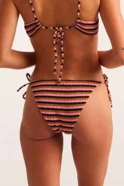 Robin Braga bikini lazo clásica butterfly