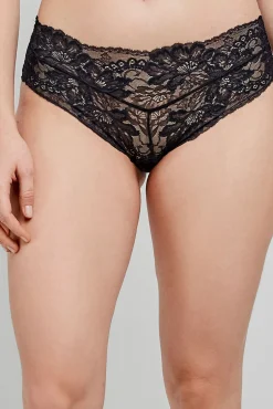Gisela Braga bóxer brasileña encaje negra
