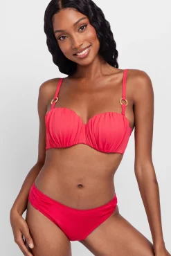 Dorina Braga de bikini rosa