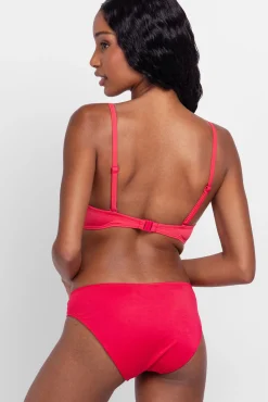 Dorina Braga de bikini rosa