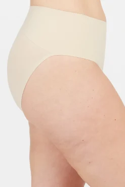 Spanx Braguita moldeadora invisible