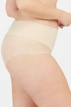 Spanx Braguita moldeadora invisible encaje
