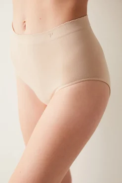 Penti Braguita nude alta