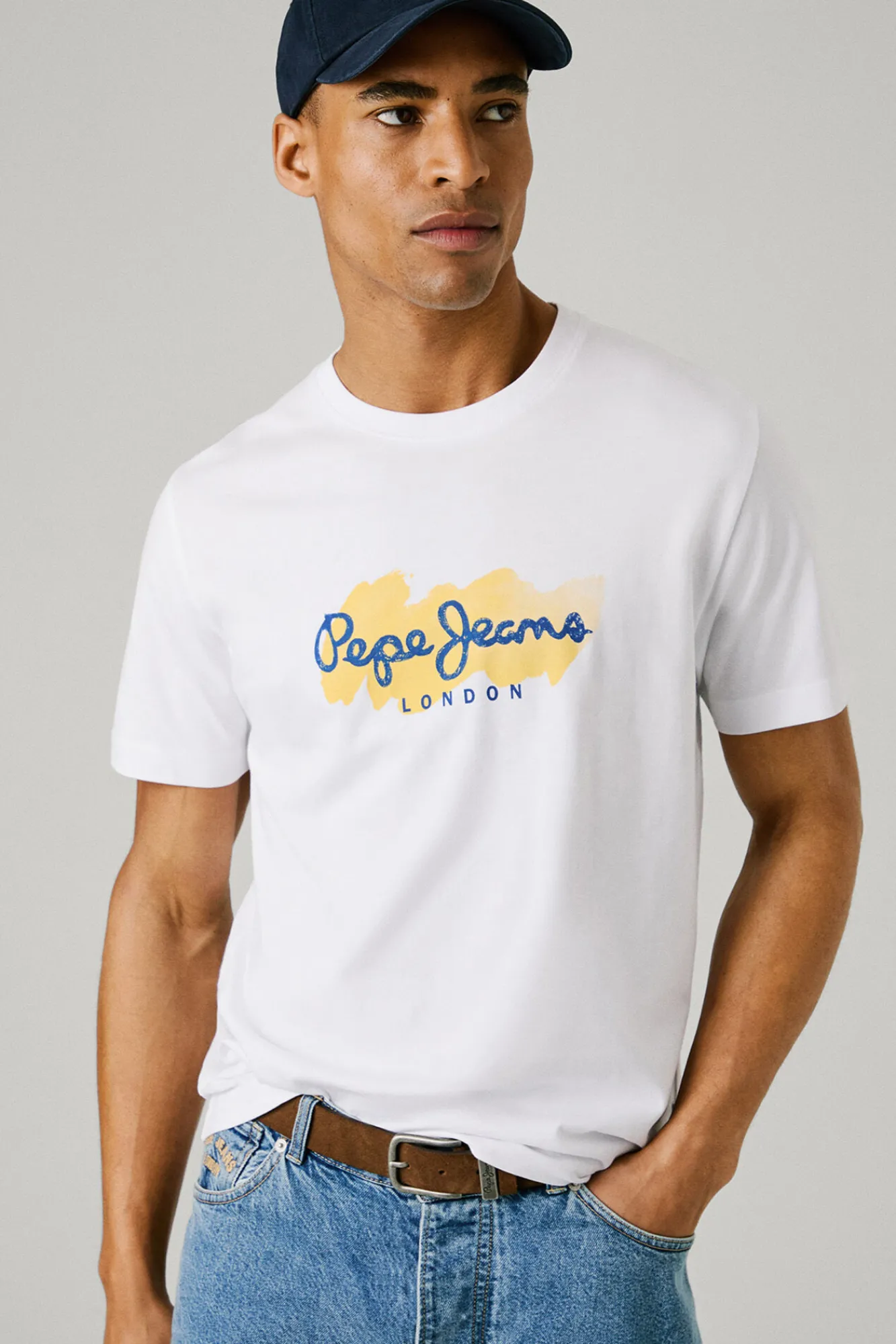 Pepe Jeans Camiseta de manga corta con logo y estampado frontal.