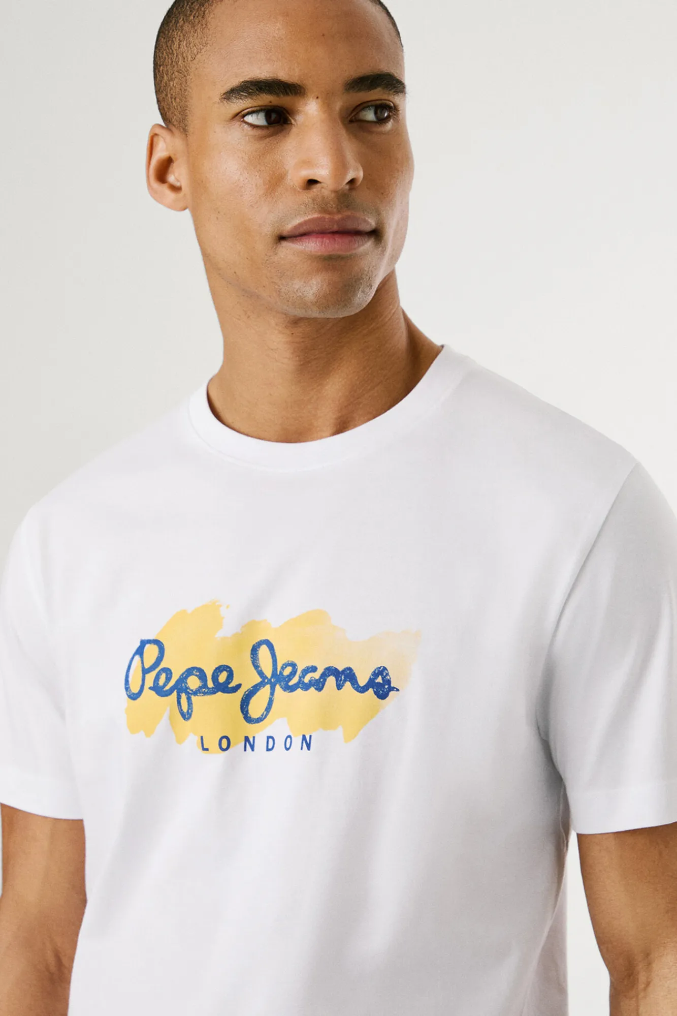 Pepe Jeans Camiseta de manga corta con logo y estampado frontal.