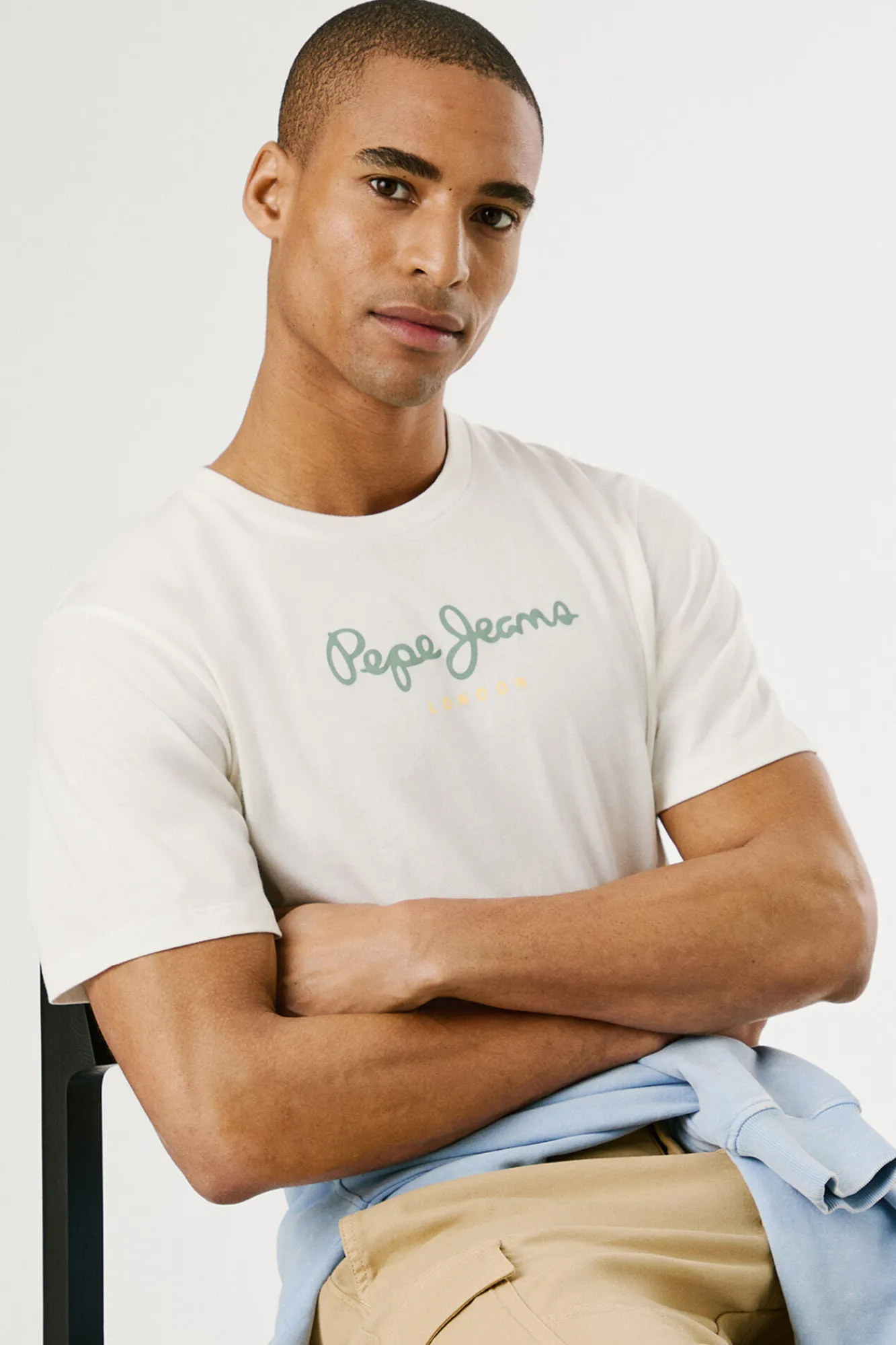 Pepe Jeans Camiseta de manga corta con logo frontal.