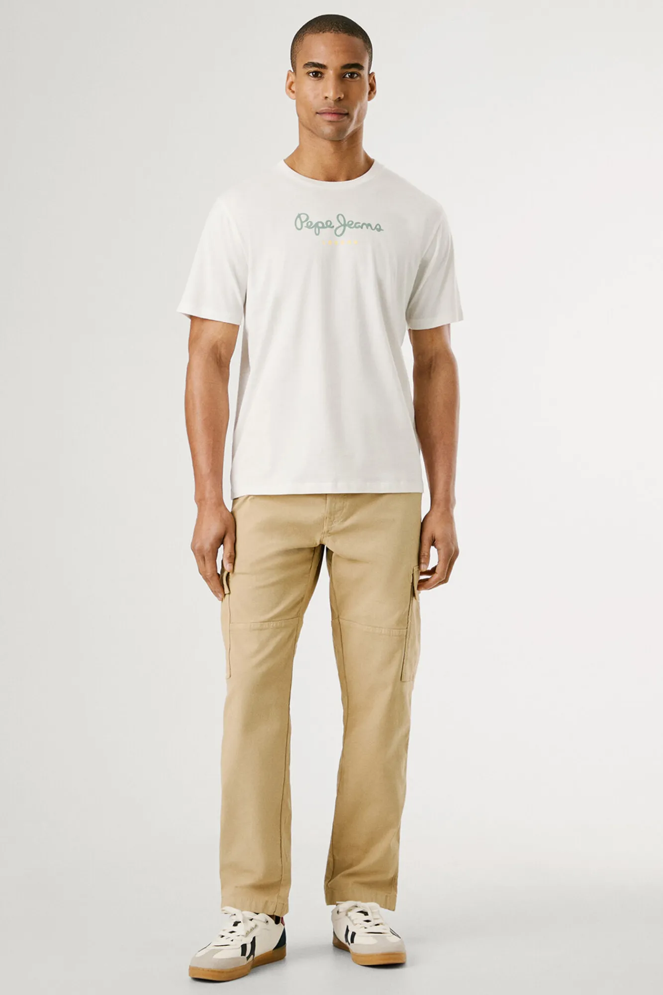 Pepe Jeans Camiseta de manga corta con logo frontal.