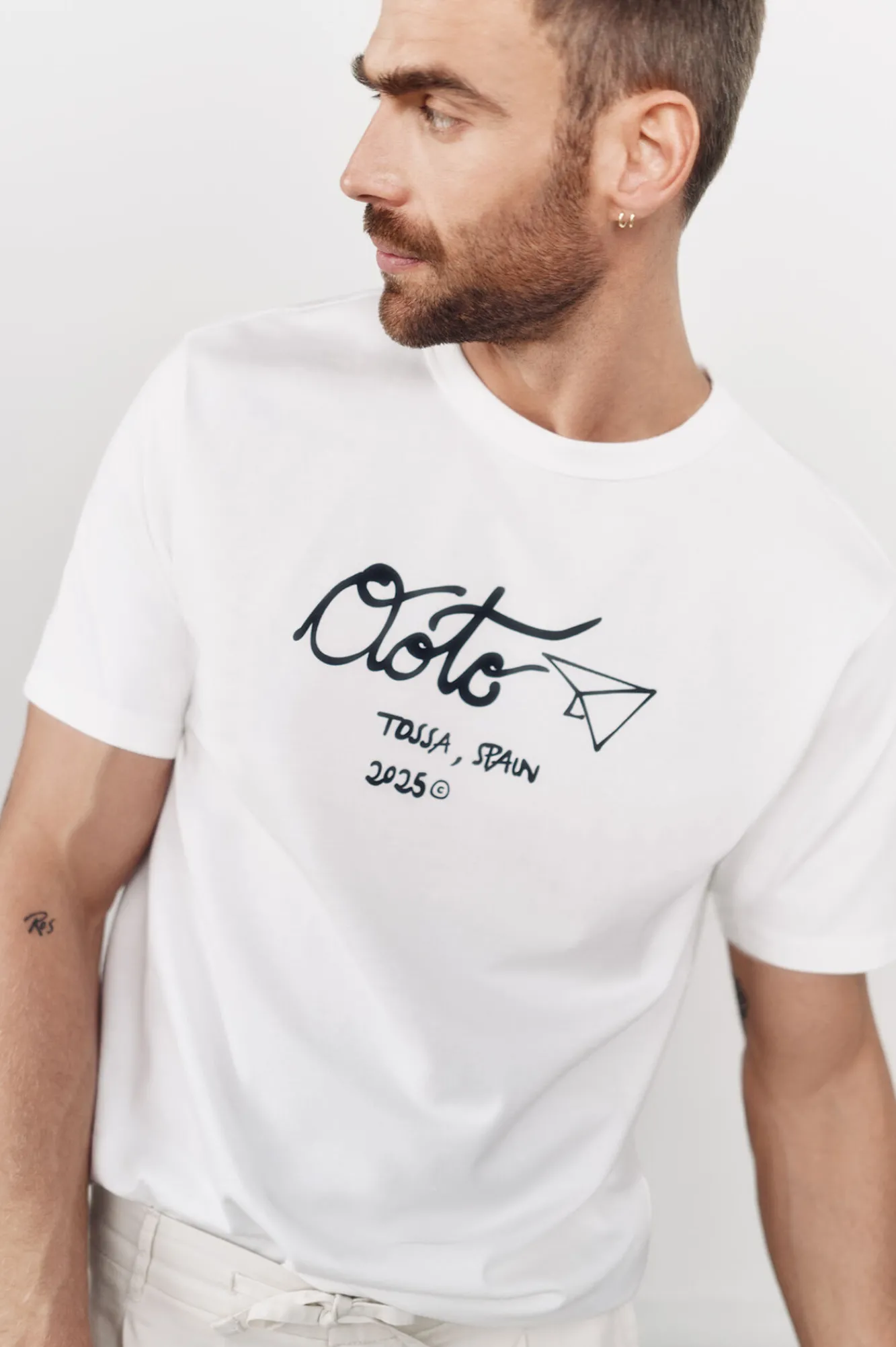 OOTO Camiseta gráfica lavada