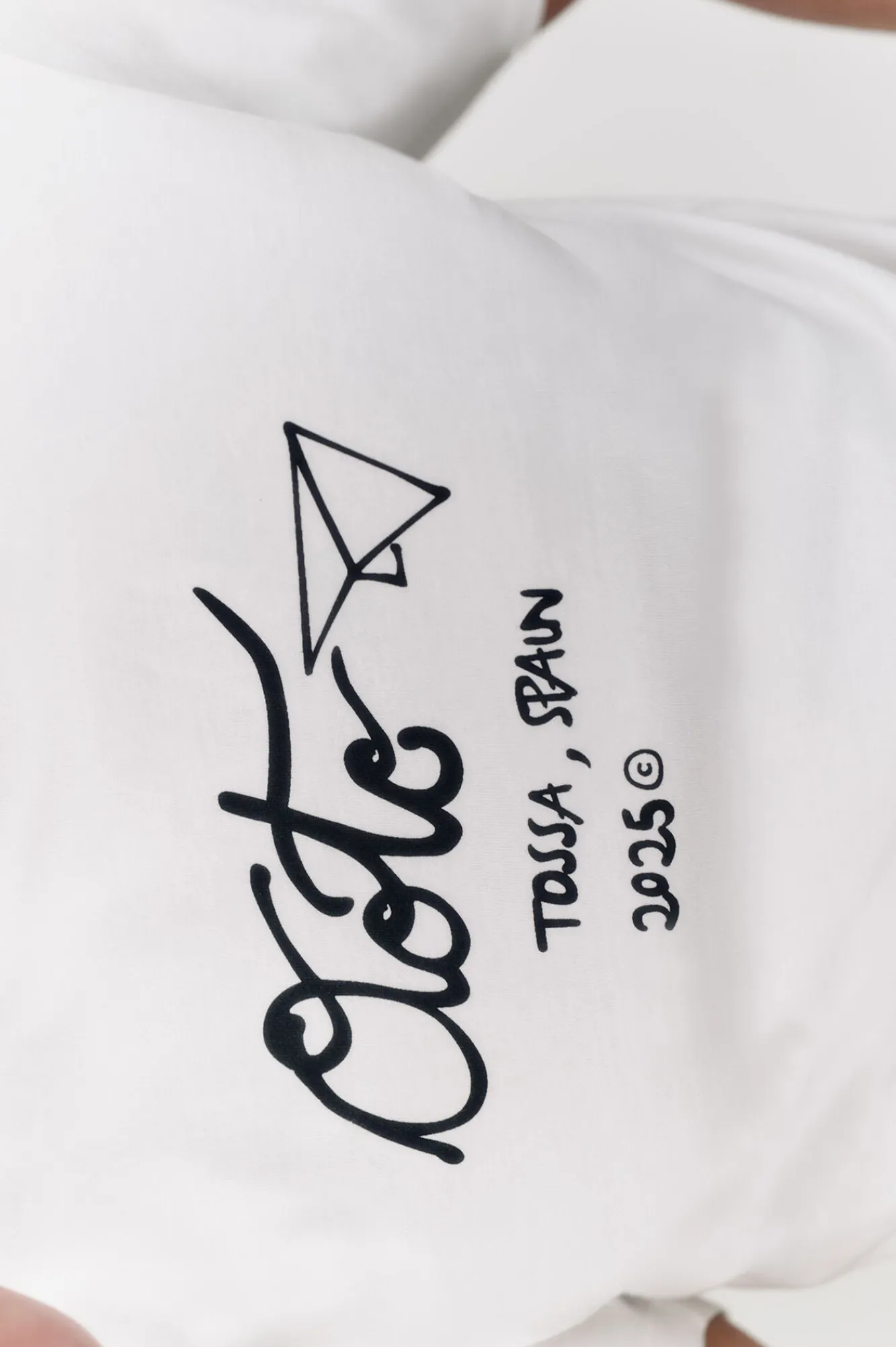 OOTO Camiseta gráfica lavada