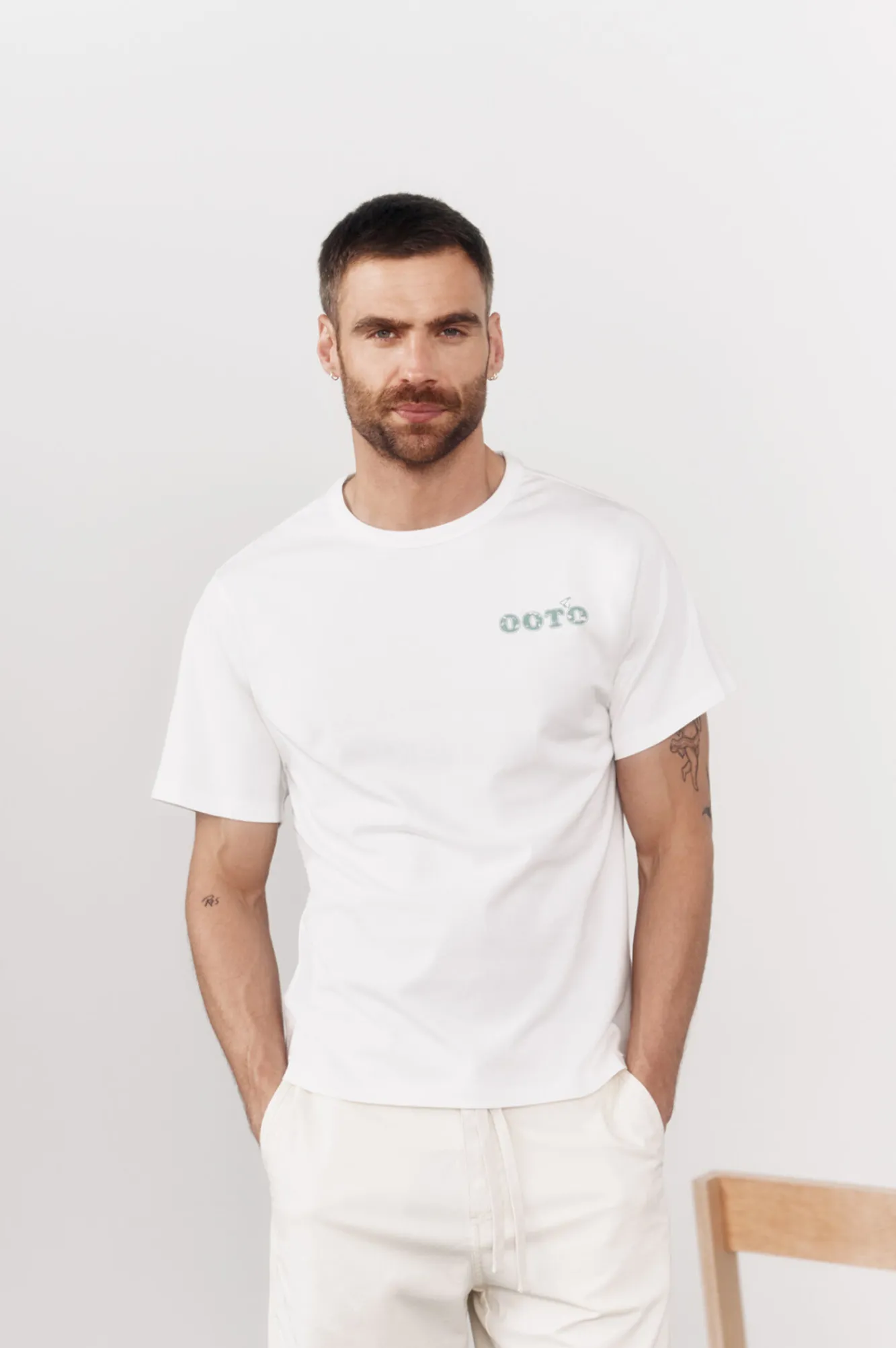 OOTO Camiseta gráfica lavada