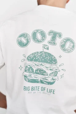 OOTO Camiseta gráfica lavada