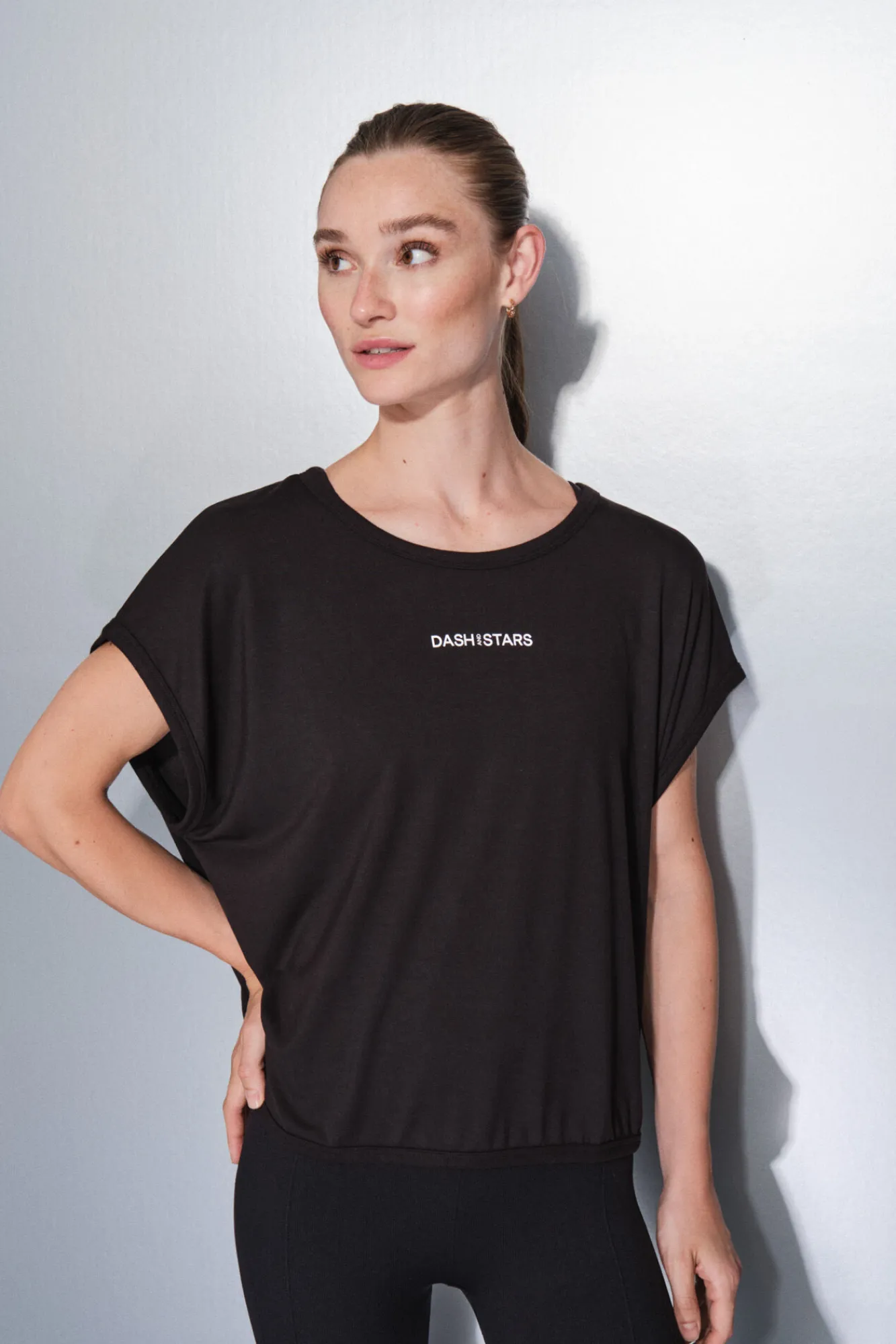 Dash and Stars Camiseta tejido extra suave negra
