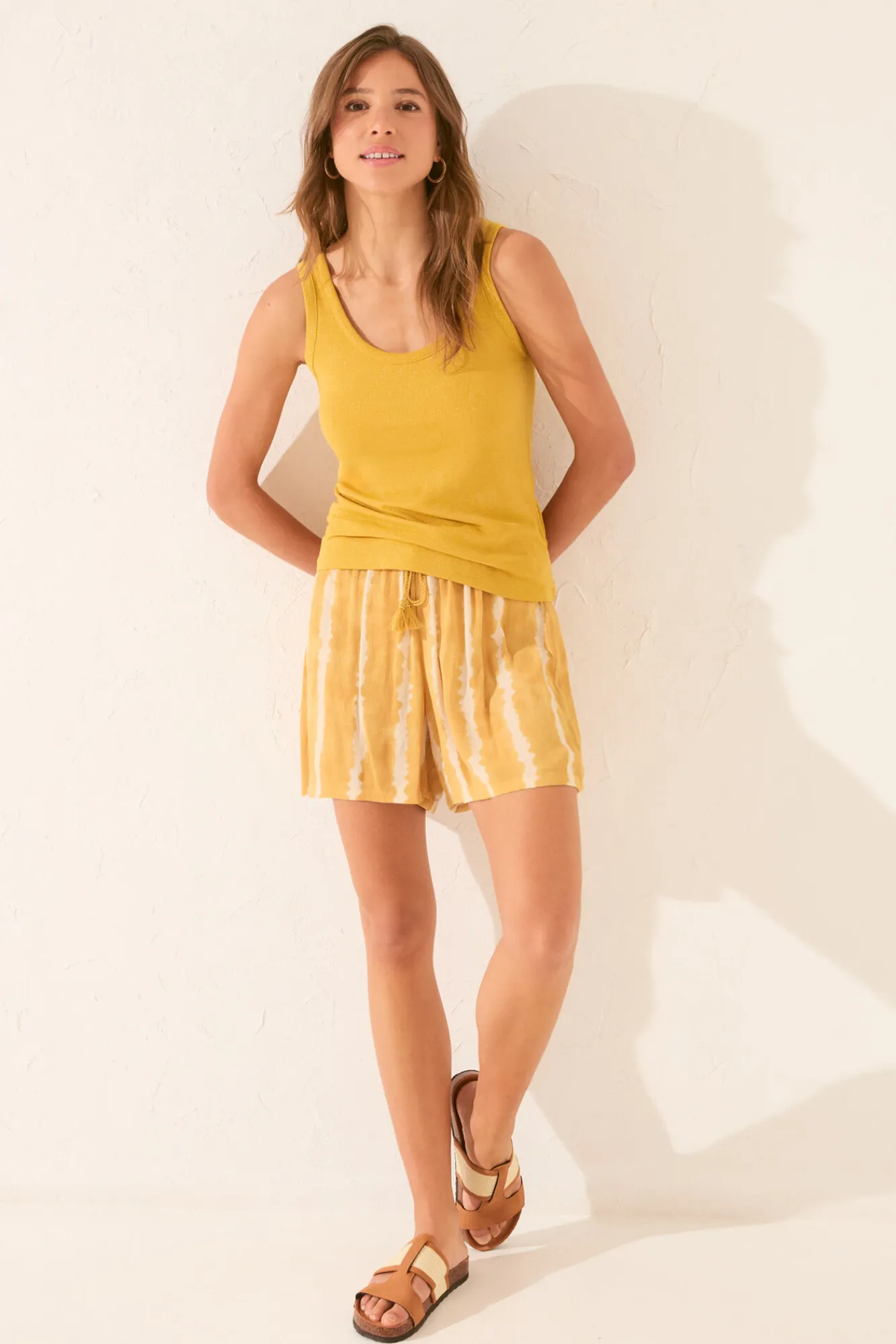 Women'secret Camiseta tirantes canalé lurex dorado
