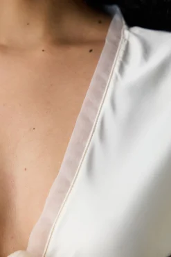 Penti Camisón corto satinado crema