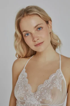 Ivette Bridal Camisón de satén con tanga en blanco