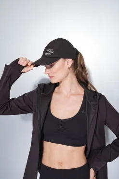 Dash and Stars Gorra técnica ajustable logo negra