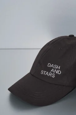 Dash and Stars Gorra técnica ajustable logo negra