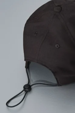 Dash and Stars Gorra técnica ajustable logo negra