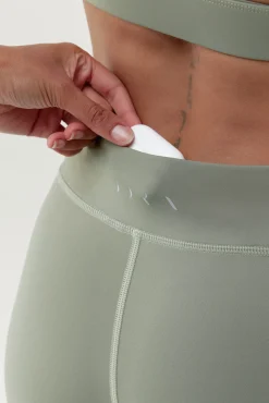 Born Living Yoga Legging Namir