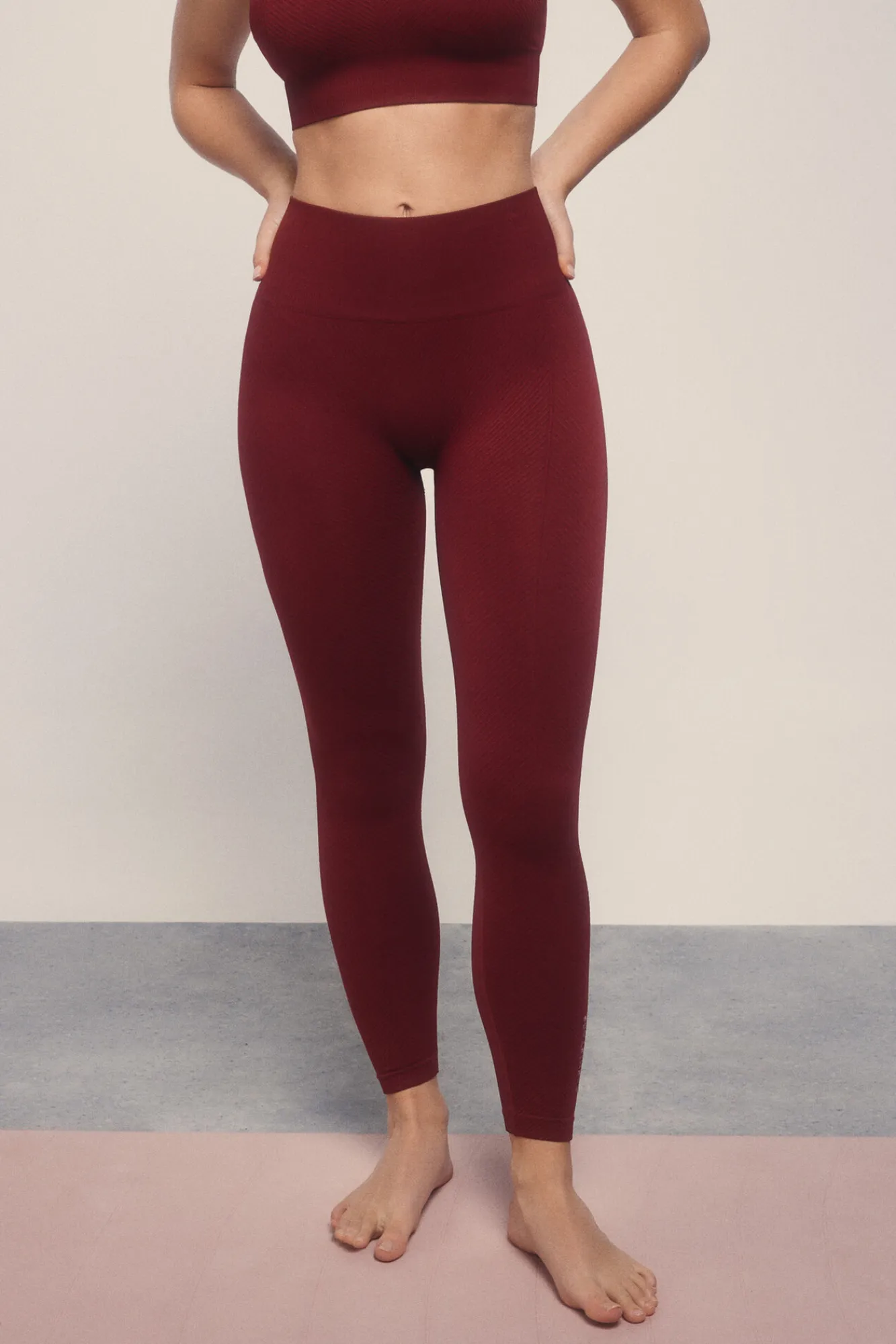 Dash and Stars Leggings SEAMLESS COMFORT burgundy