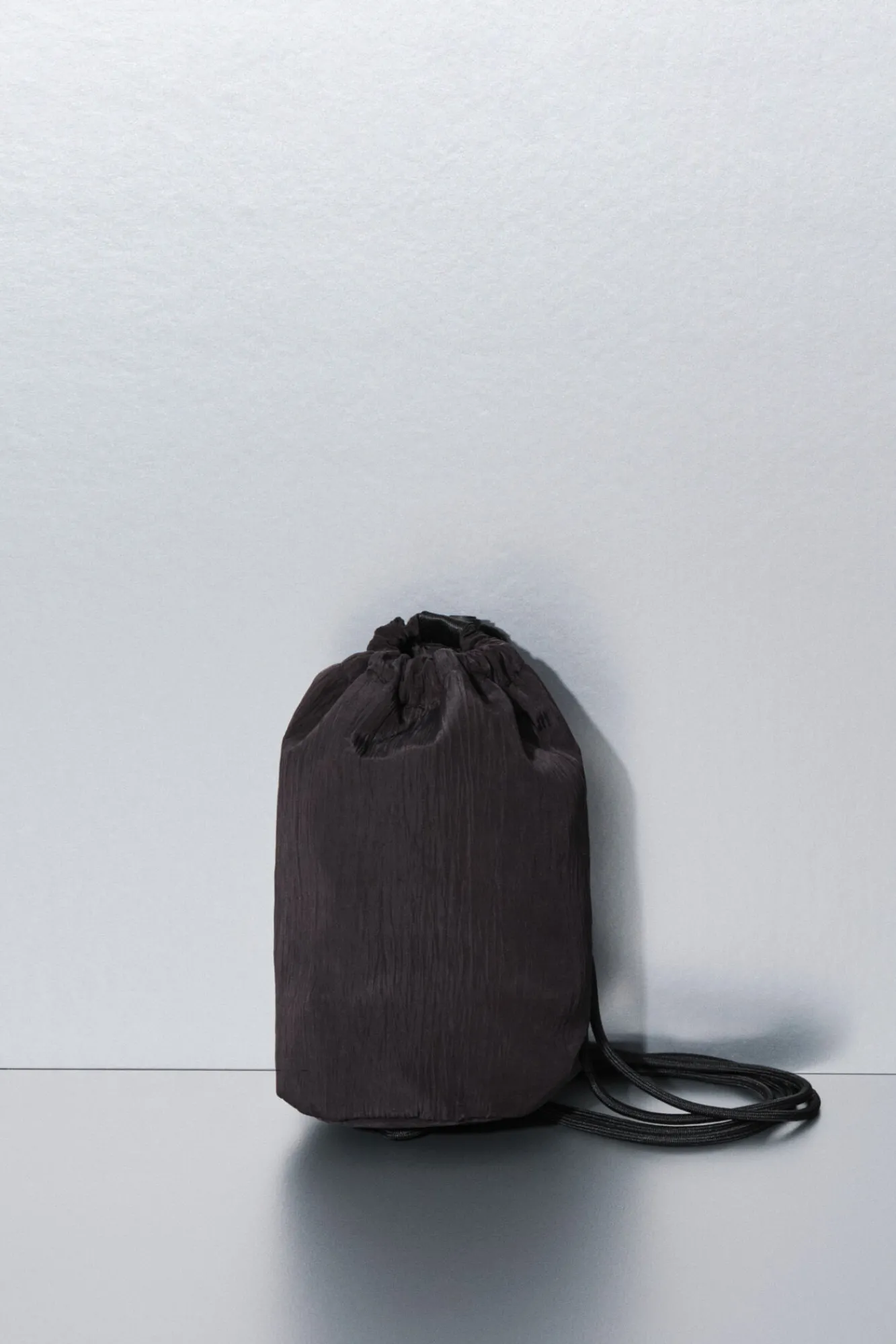 Dash and Stars Mini bolso bandolera nylon negro satinado