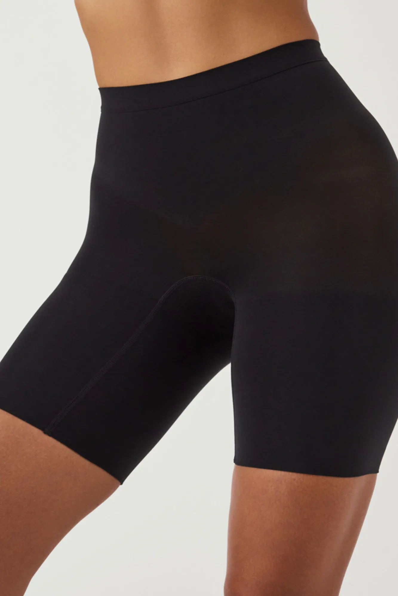 Spanx Pantalón corto a media pierna compresion media nude