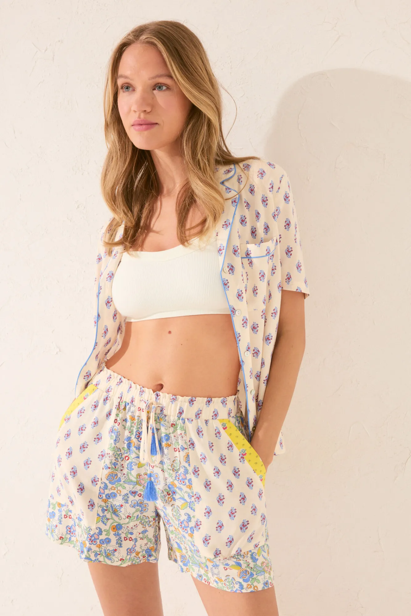 Women'secret Pantalón corto viscosa patchwork multicolor