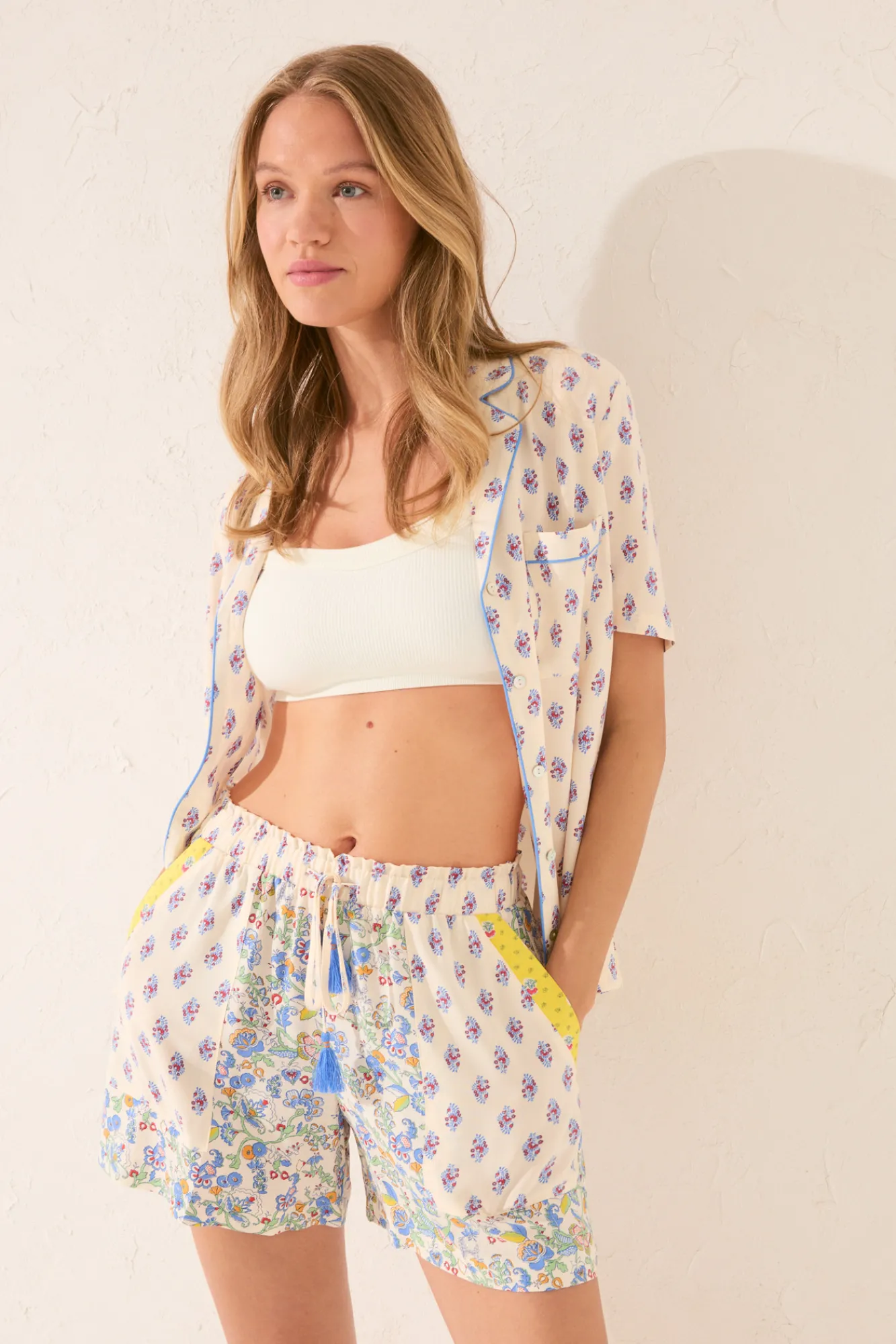 Women'secret Pantalón corto viscosa patchwork multicolor