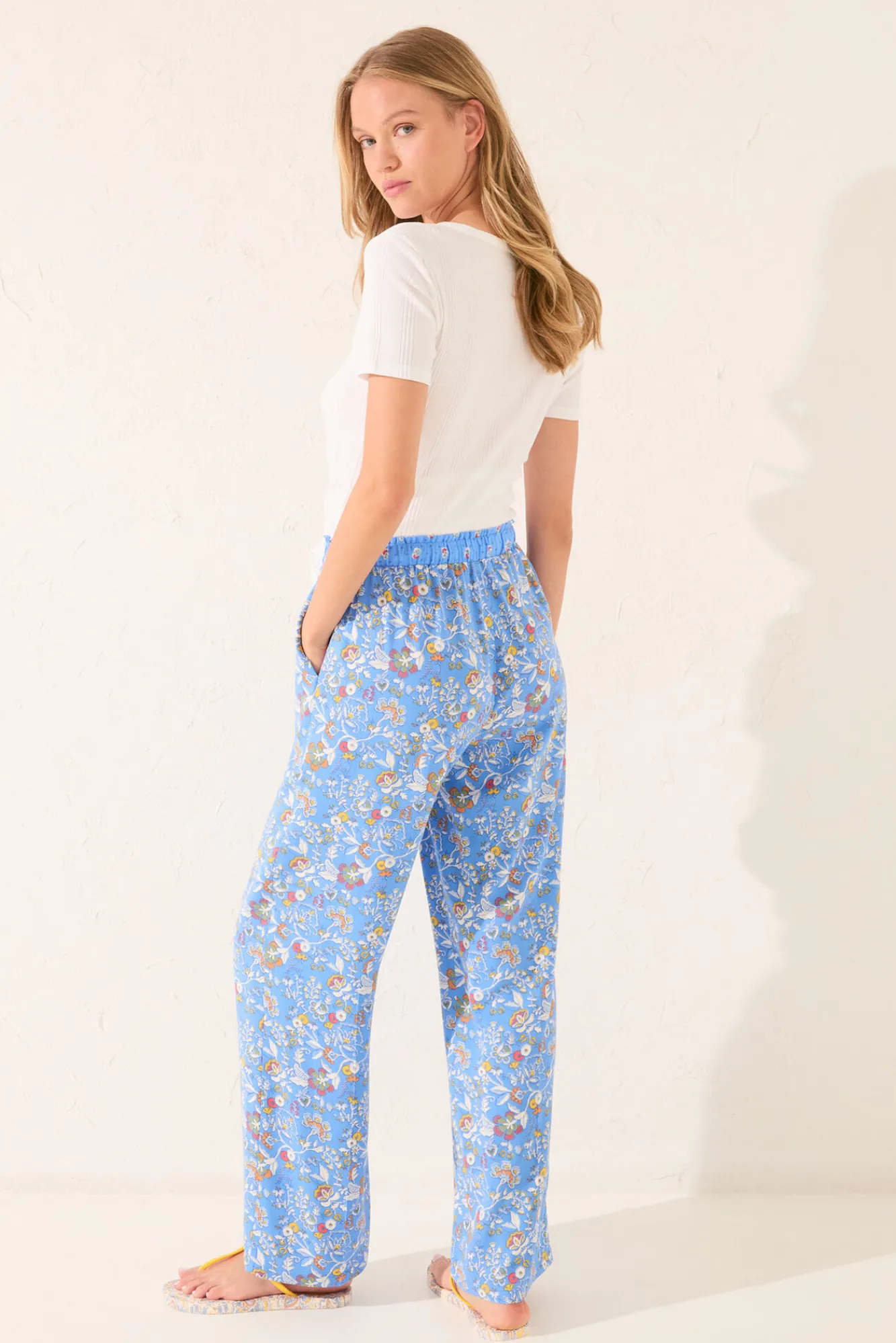 Women'secret Pantalón largo viscosa flores azul