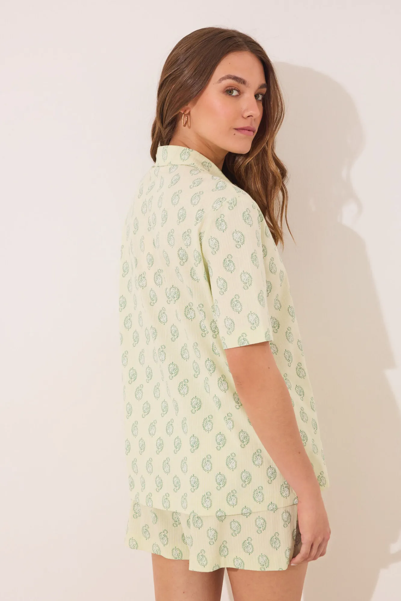 Women'secret Pijama corto camisero algodón Paisley verde