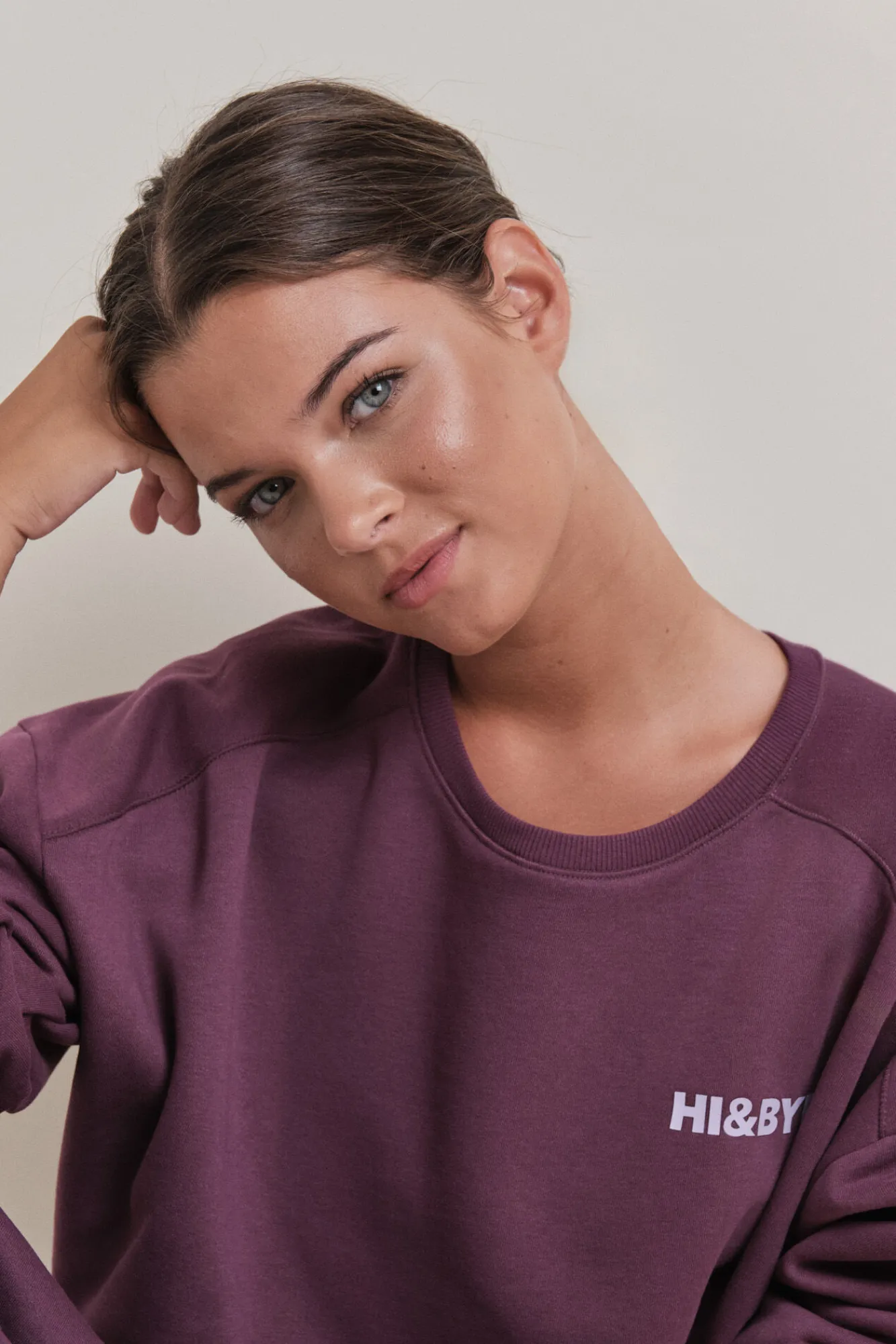 HI&BYE Sudadera corta felpa vino