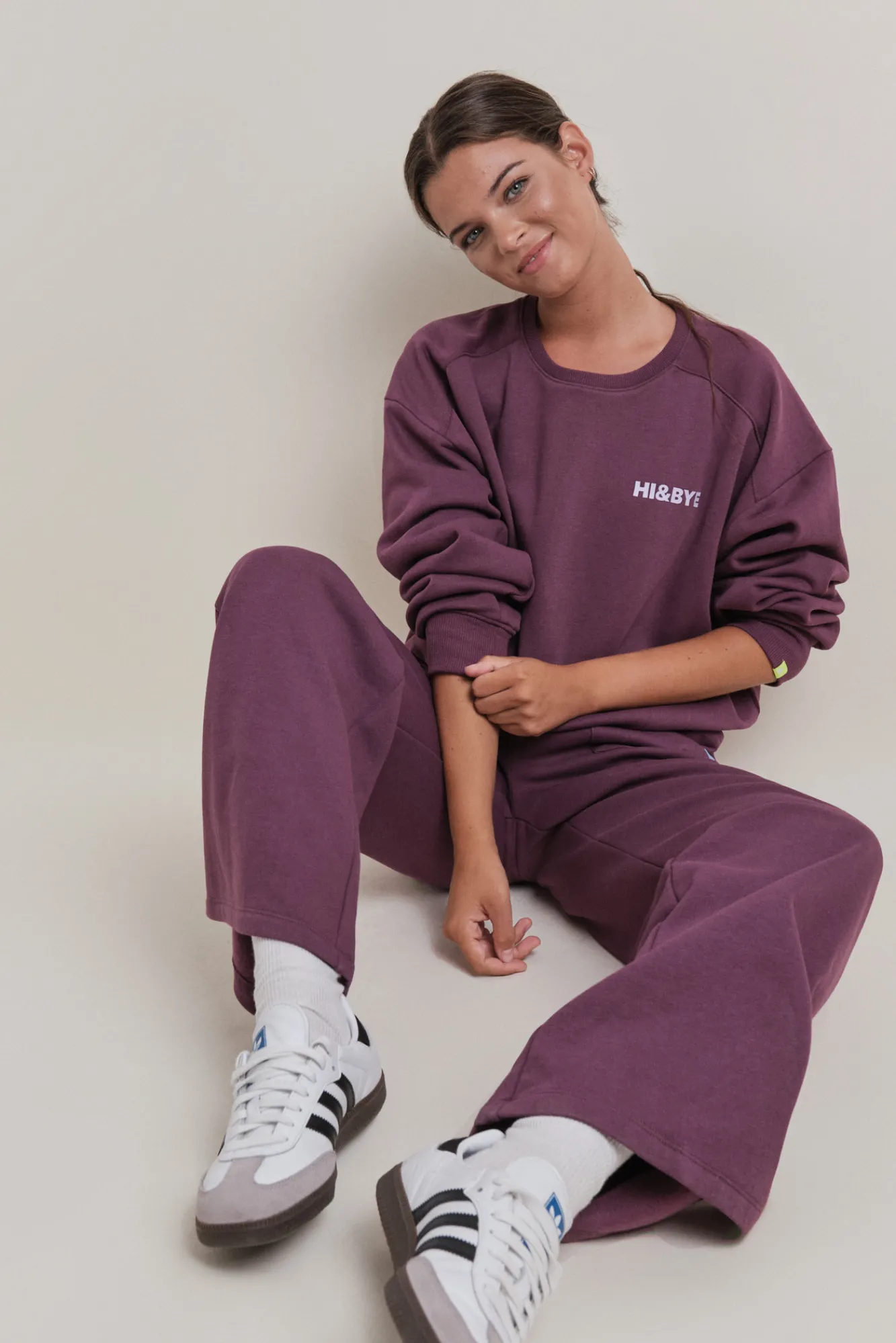 HI&BYE Sudadera corta felpa vino