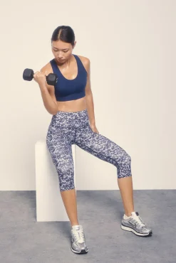 Dash and Stars Sujetador deportivo COMPRESSIVE detalle print