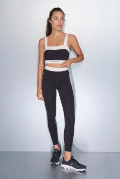 Dash and Stars Sujetador deportivo 4D Stretch bandeau blanco y