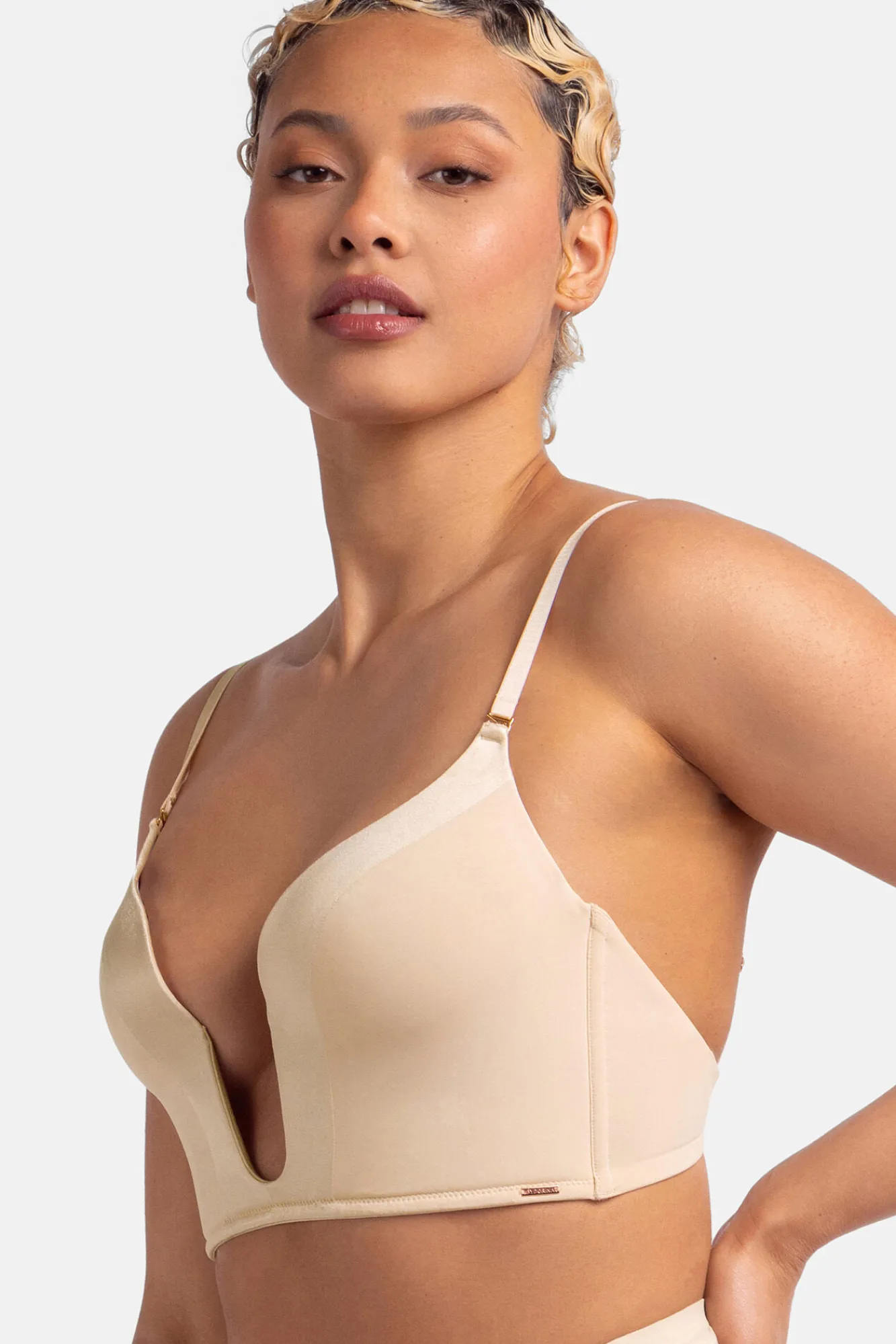 Dorina Sujetador multiposición escote profundo nude