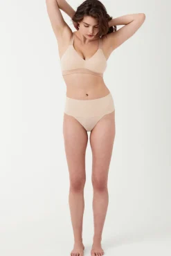 Spanx Tanga moldeador invisible café au lait