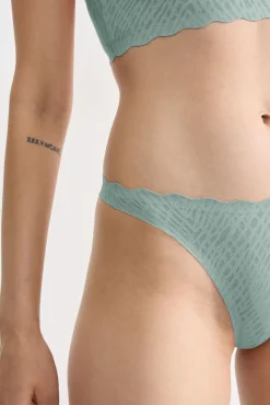Sloggi Tanga sin costuras