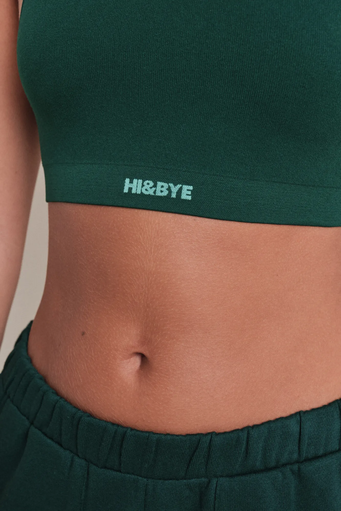 HI&BYE Top deportivo seamless canalé oscuro