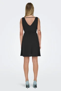 Only Vestido corto de tirantes anchos
