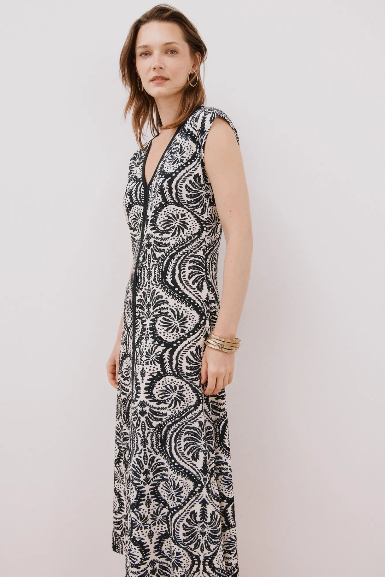 Cortefiel Vestido escote pico contraste